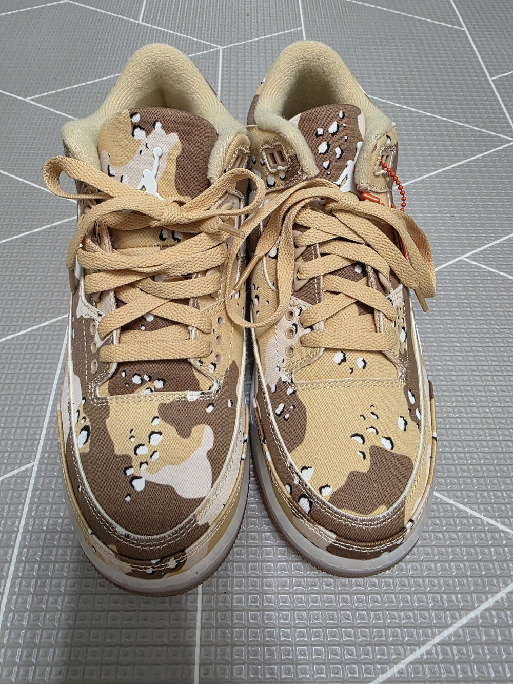 Unisex Jordan 3 Retro WNBA Desert Camo - Picture 2 of 5